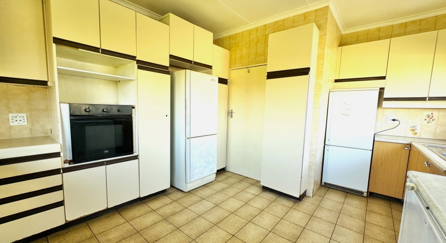 7 Bedroom Property for Sale in Lukasrand Gauteng