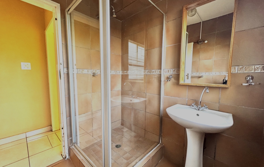 7 Bedroom Property for Sale in Lukasrand Gauteng