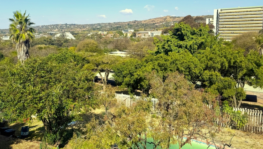 7 Bedroom Property for Sale in Lukasrand Gauteng