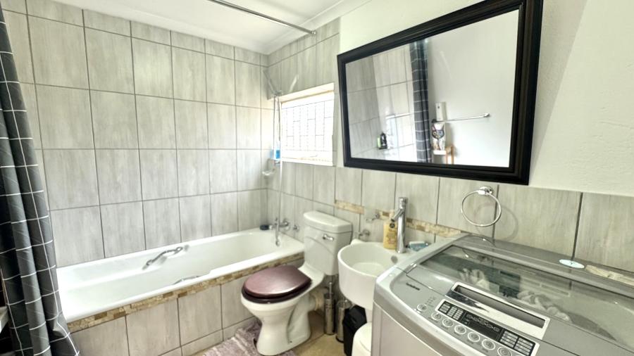 3 Bedroom Property for Sale in Elardus Park Gauteng