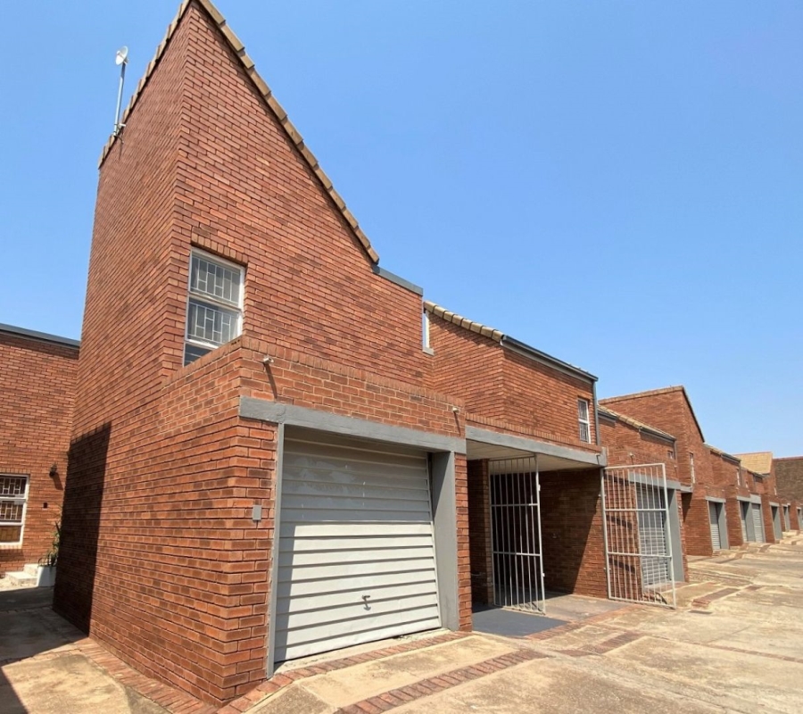 3 Bedroom Property for Sale in Elardus Park Gauteng