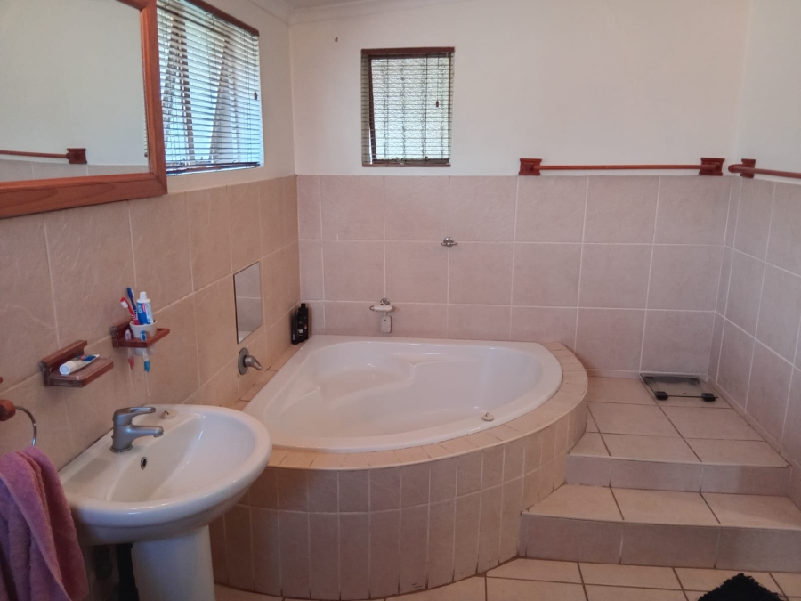 3 Bedroom Property for Sale in Casseldale Gauteng