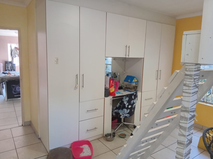 To Let 4 Bedroom Property for Rent in Petersfield Gauteng