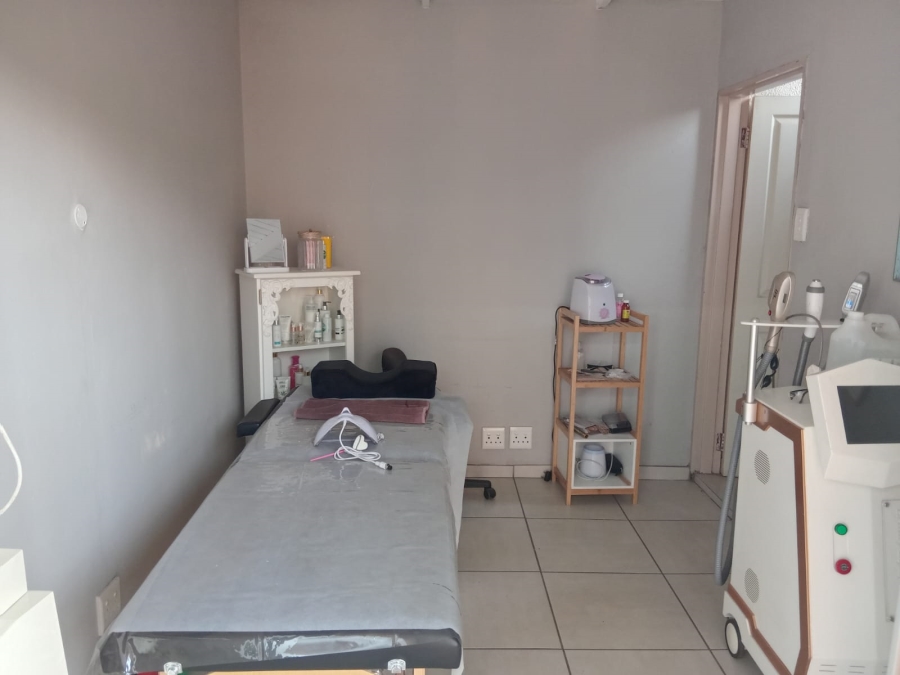 To Let 4 Bedroom Property for Rent in Petersfield Gauteng