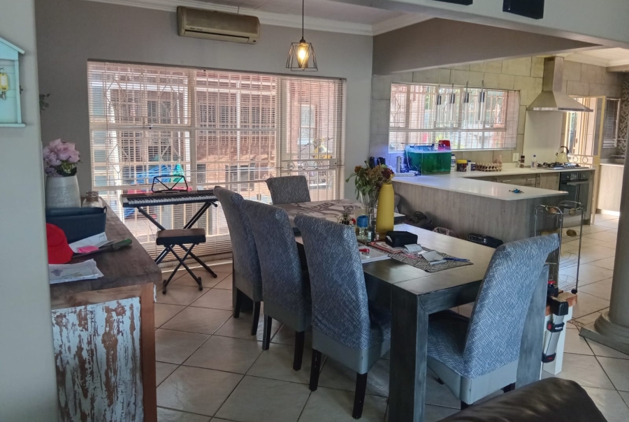 To Let 4 Bedroom Property for Rent in Petersfield Gauteng