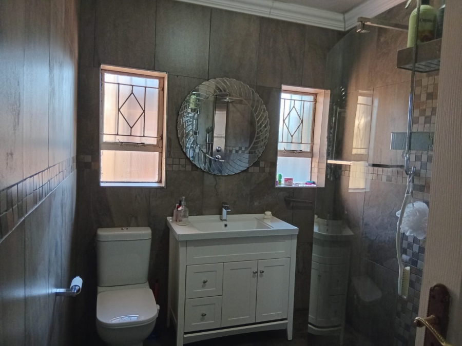 To Let 4 Bedroom Property for Rent in Petersfield Gauteng