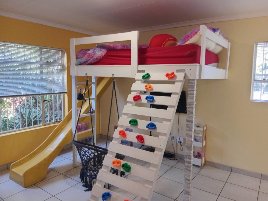 To Let 4 Bedroom Property for Rent in Petersfield Gauteng