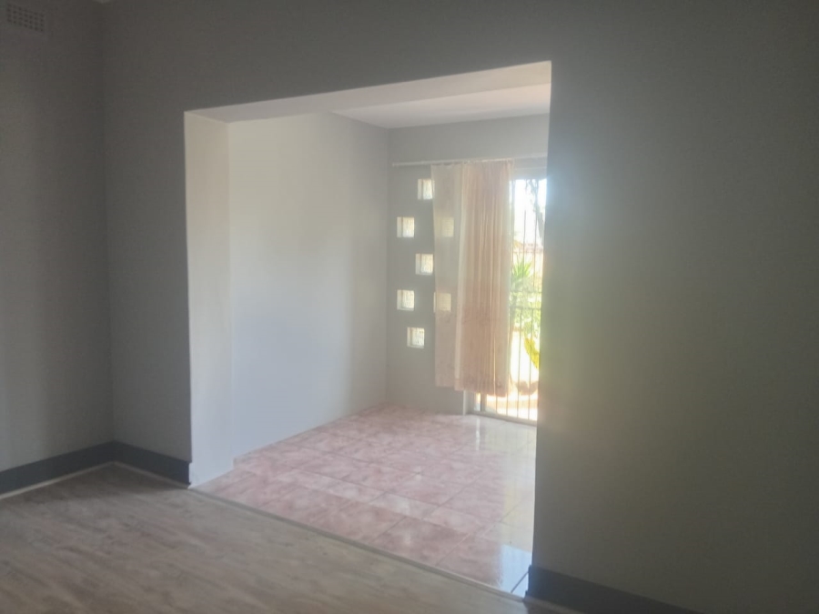 To Let 3 Bedroom Property for Rent in Selection Park Gauteng
