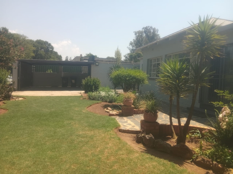 To Let 3 Bedroom Property for Rent in Selection Park Gauteng
