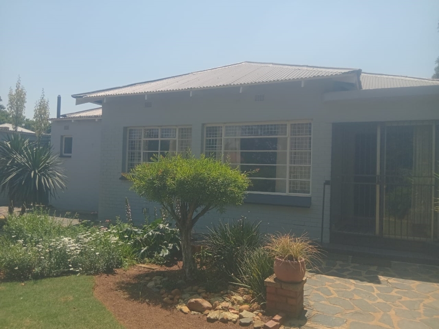To Let 3 Bedroom Property for Rent in Selection Park Gauteng