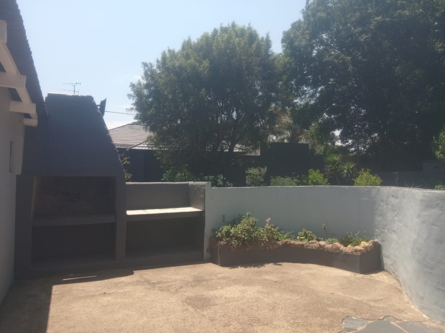 To Let 3 Bedroom Property for Rent in Selection Park Gauteng
