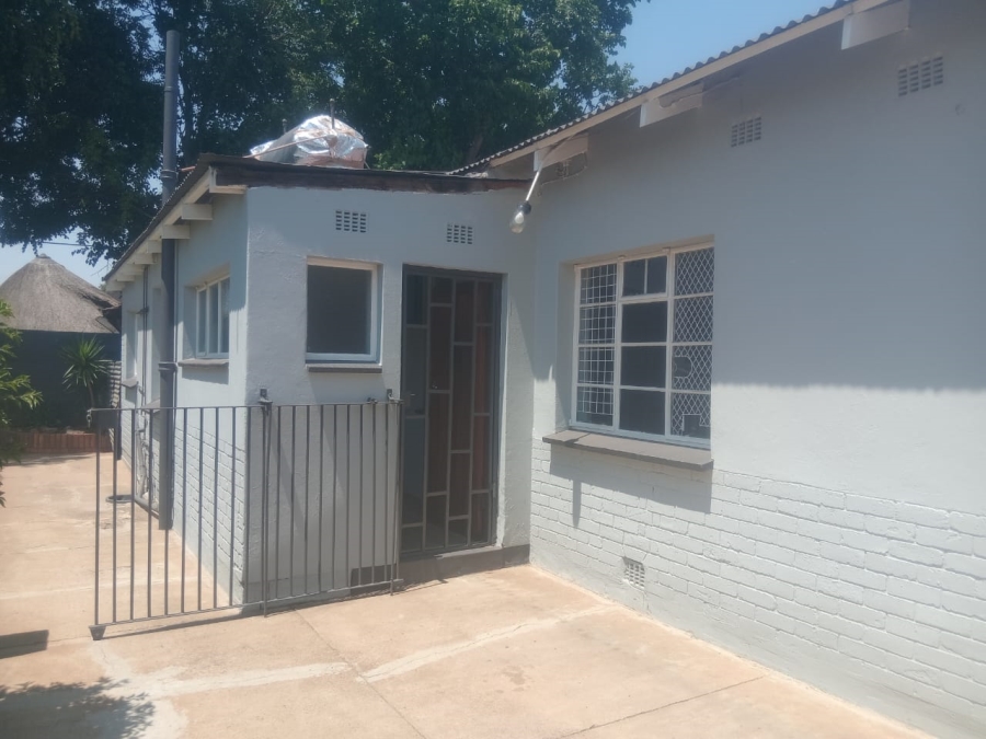 To Let 3 Bedroom Property for Rent in Selection Park Gauteng
