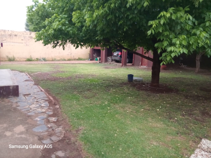 To Let 3 Bedroom Property for Rent in Selection Park Gauteng