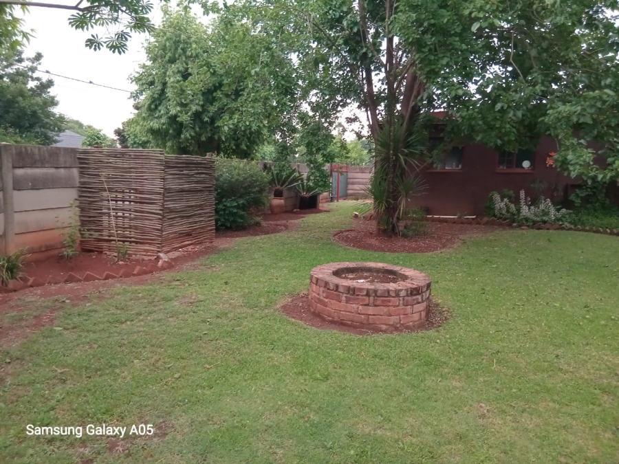 To Let 3 Bedroom Property for Rent in Selection Park Gauteng