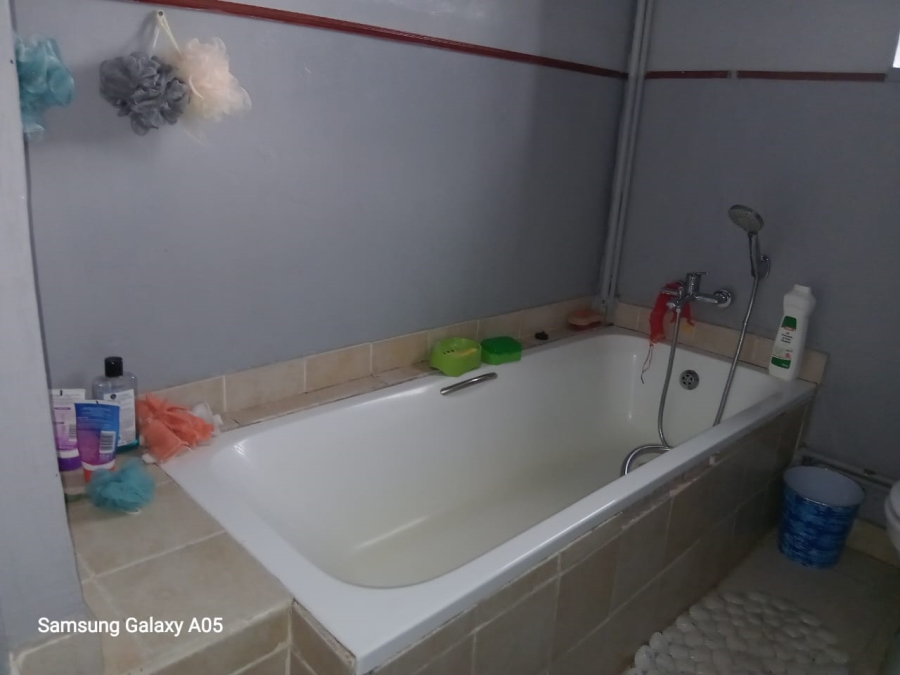 To Let 3 Bedroom Property for Rent in Selection Park Gauteng