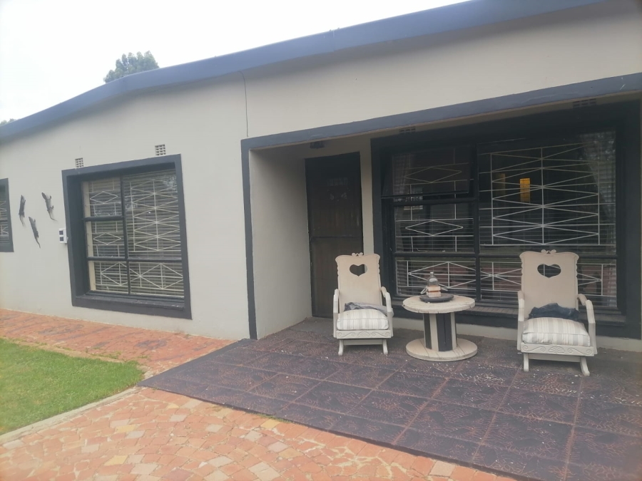 To Let 3 Bedroom Property for Rent in Strubenvale Gauteng