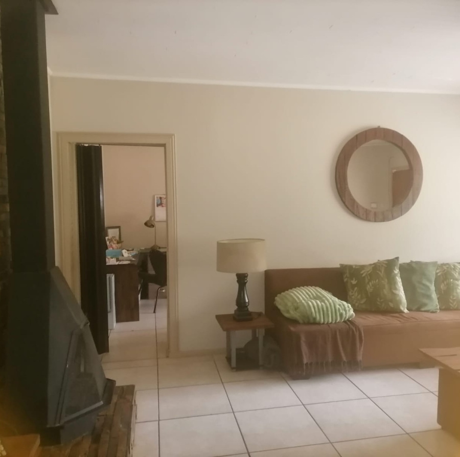 To Let 3 Bedroom Property for Rent in Strubenvale Gauteng