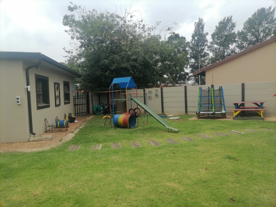 To Let 3 Bedroom Property for Rent in Strubenvale Gauteng