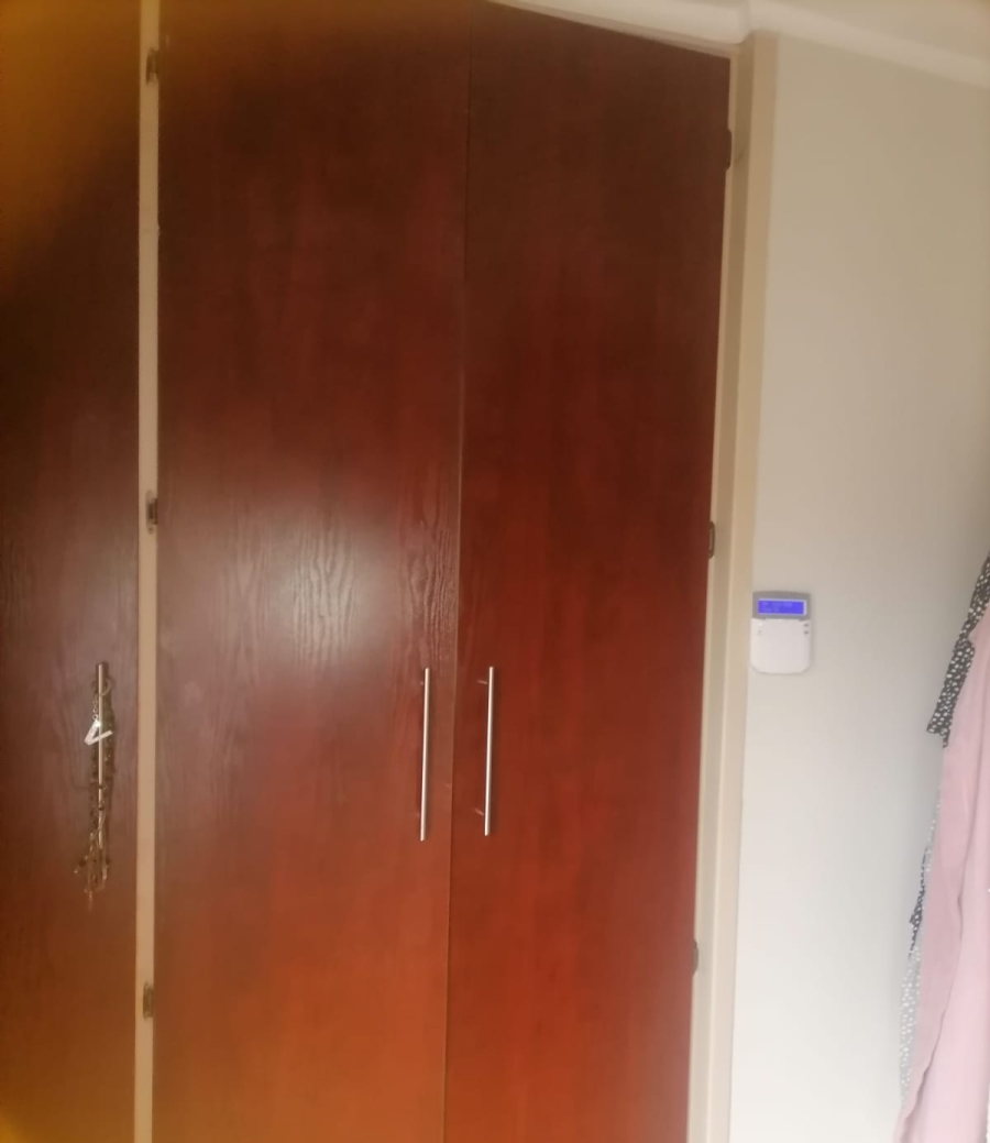 To Let 3 Bedroom Property for Rent in Strubenvale Gauteng