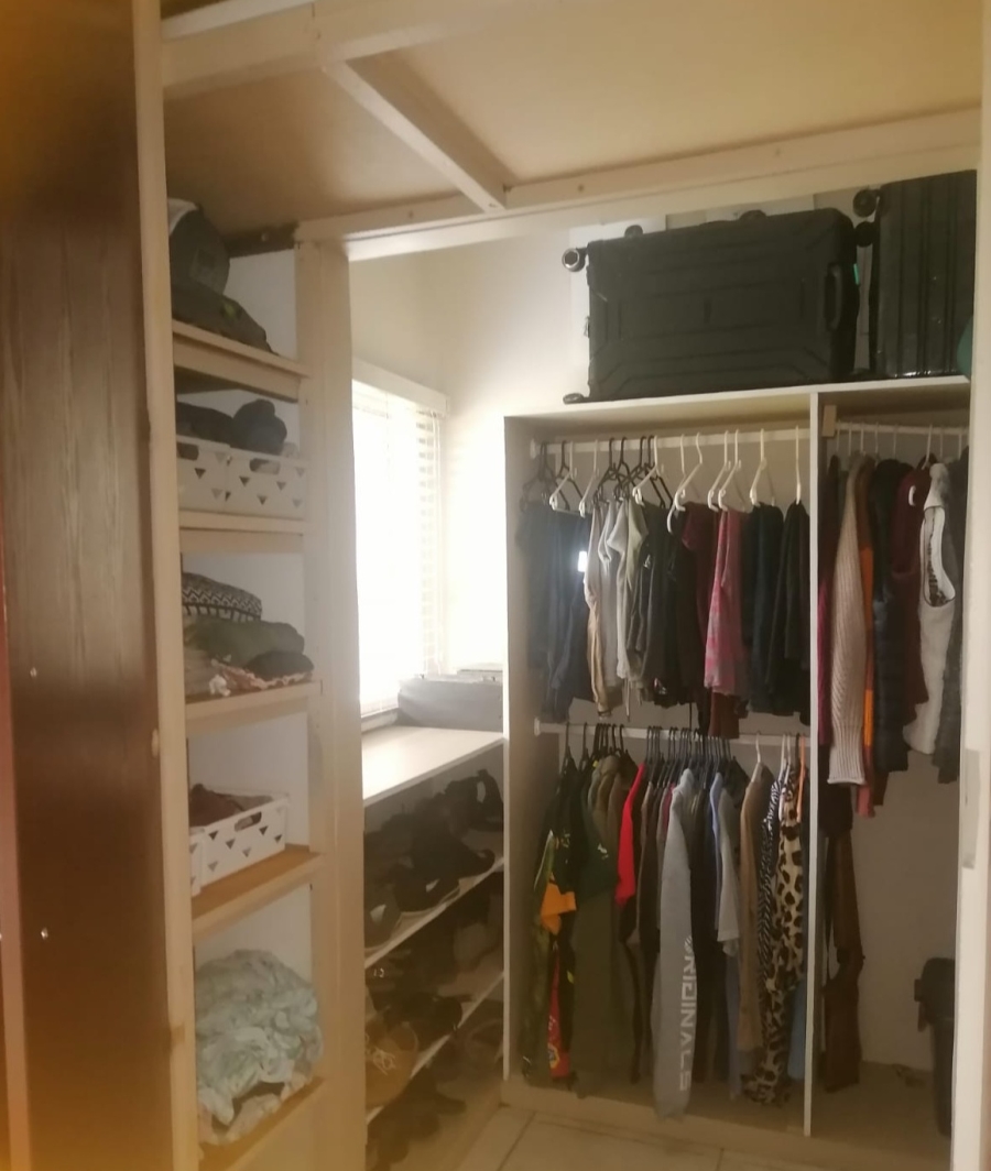 To Let 3 Bedroom Property for Rent in Strubenvale Gauteng