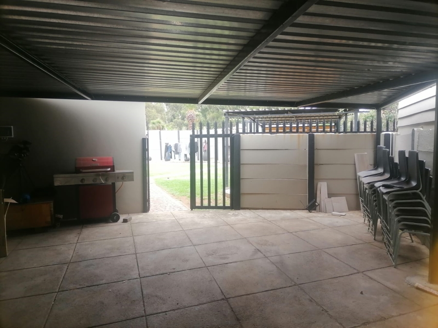 To Let 3 Bedroom Property for Rent in Strubenvale Gauteng