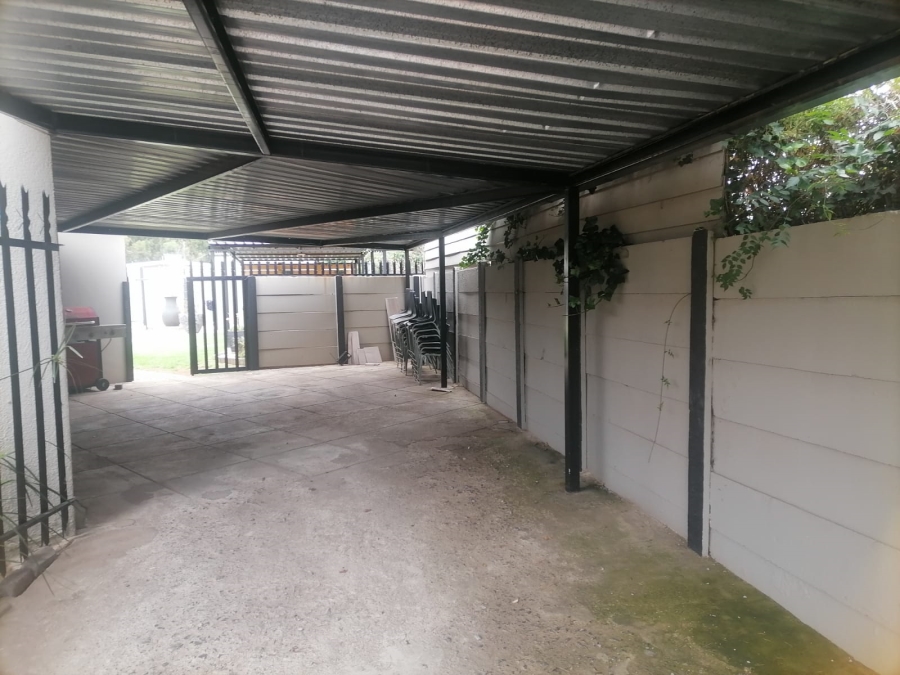 To Let 3 Bedroom Property for Rent in Strubenvale Gauteng