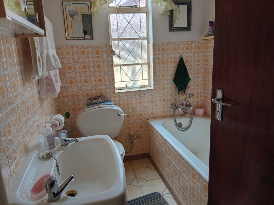 3 Bedroom Property for Sale in Strubenvale Gauteng