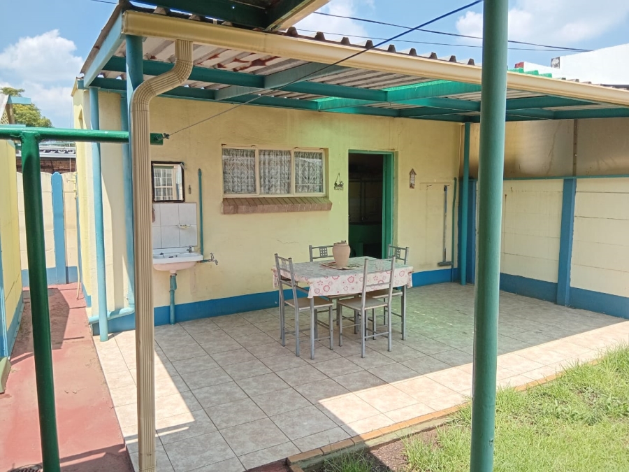 3 Bedroom Property for Sale in Strubenvale Gauteng