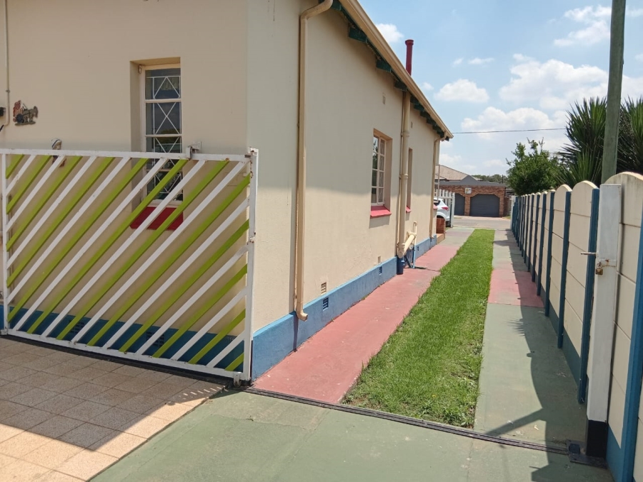3 Bedroom Property for Sale in Strubenvale Gauteng