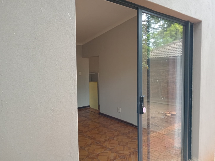 To Let 1 Bedroom Property for Rent in Marister Gauteng