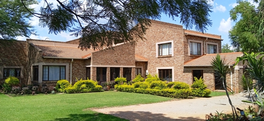 9 Bedroom Property for Sale in Heatherdale Gauteng