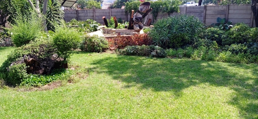 9 Bedroom Property for Sale in Heatherdale Gauteng