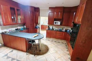 9 Bedroom Property for Sale in Heatherdale Gauteng