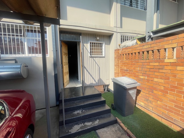 2 Bedroom Property for Sale in Brummeria Gauteng