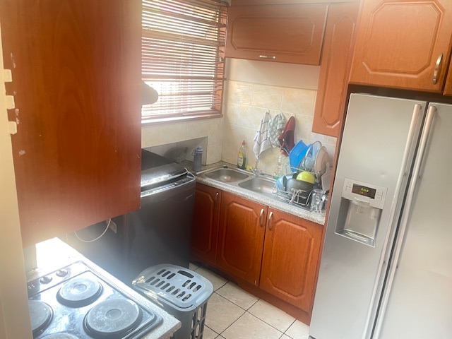 2 Bedroom Property for Sale in Brummeria Gauteng