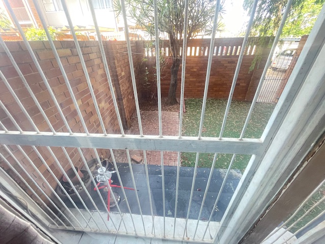 2 Bedroom Property for Sale in Brummeria Gauteng