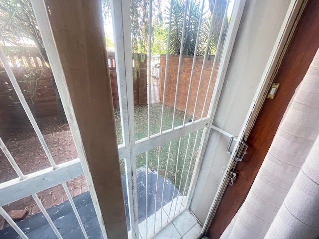 2 Bedroom Property for Sale in Brummeria Gauteng