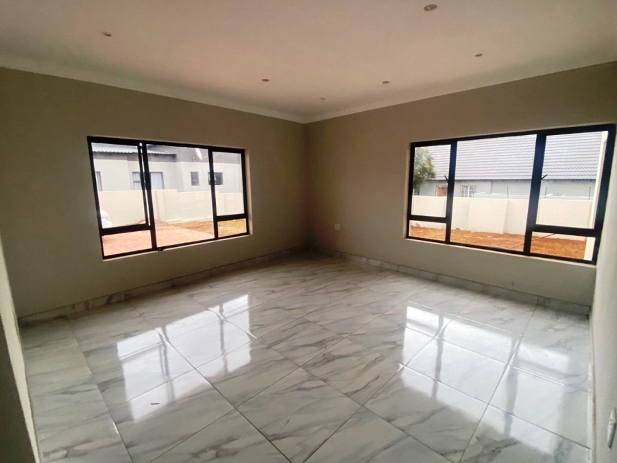 4 Bedroom Property for Sale in Amandasig Gauteng