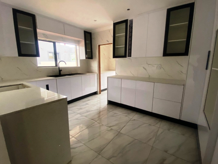 4 Bedroom Property for Sale in Amandasig Gauteng