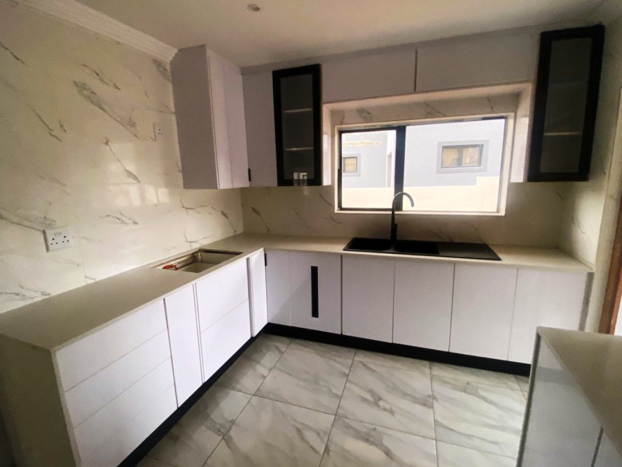 4 Bedroom Property for Sale in Amandasig Gauteng