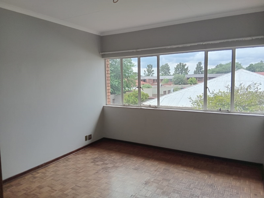 To Let 3 Bedroom Property for Rent in Selection Park Gauteng