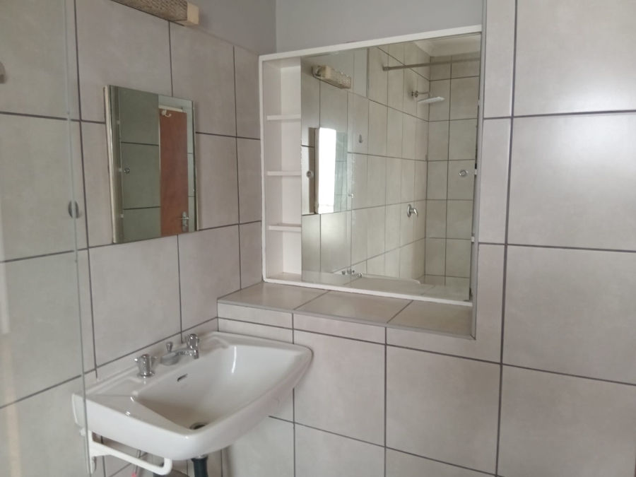 To Let 3 Bedroom Property for Rent in Selection Park Gauteng