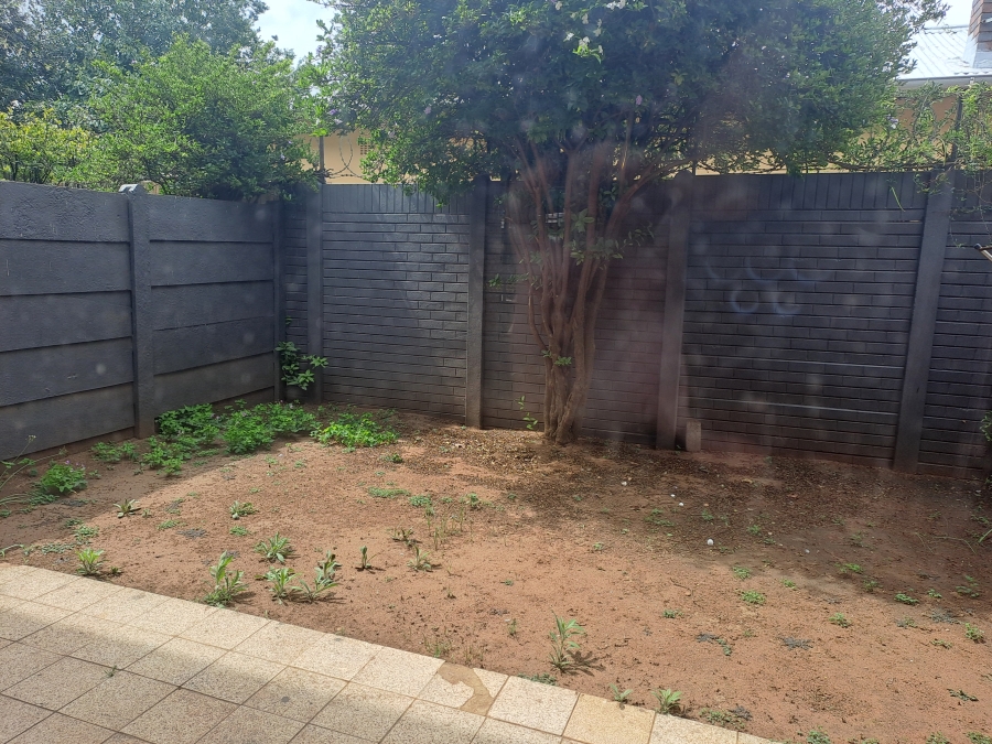To Let 3 Bedroom Property for Rent in Selection Park Gauteng