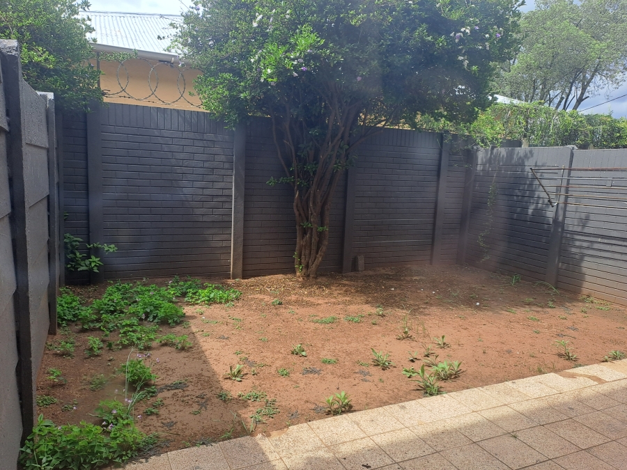 To Let 3 Bedroom Property for Rent in Selection Park Gauteng