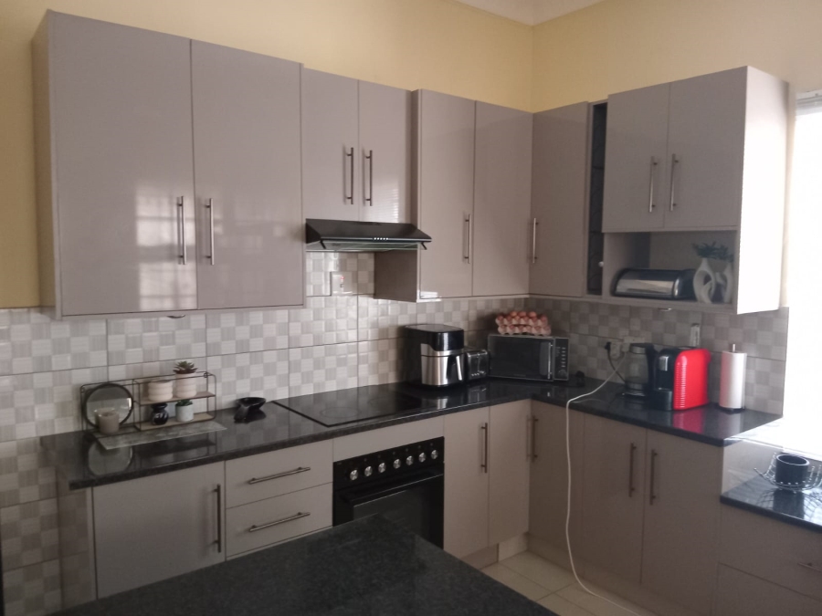 To Let 2 Bedroom Property for Rent in Geduld Gauteng