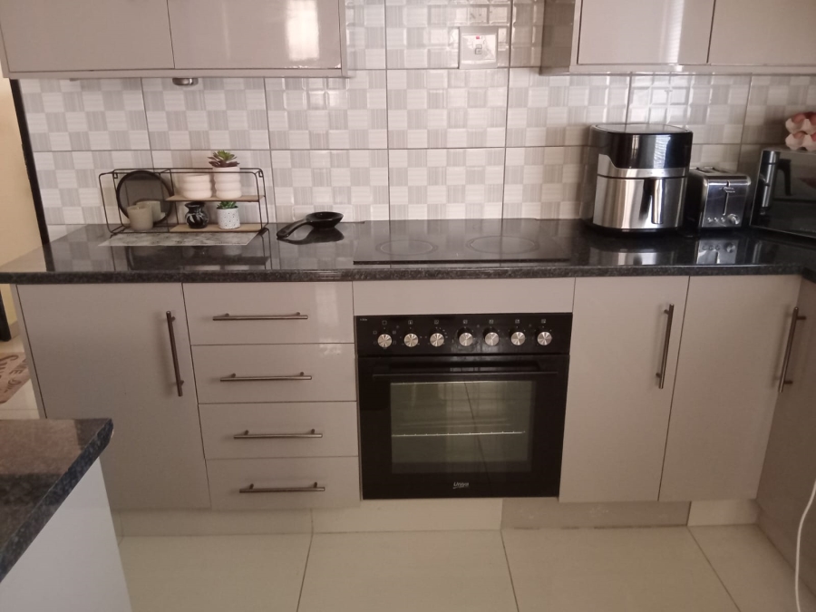 To Let 2 Bedroom Property for Rent in Geduld Gauteng
