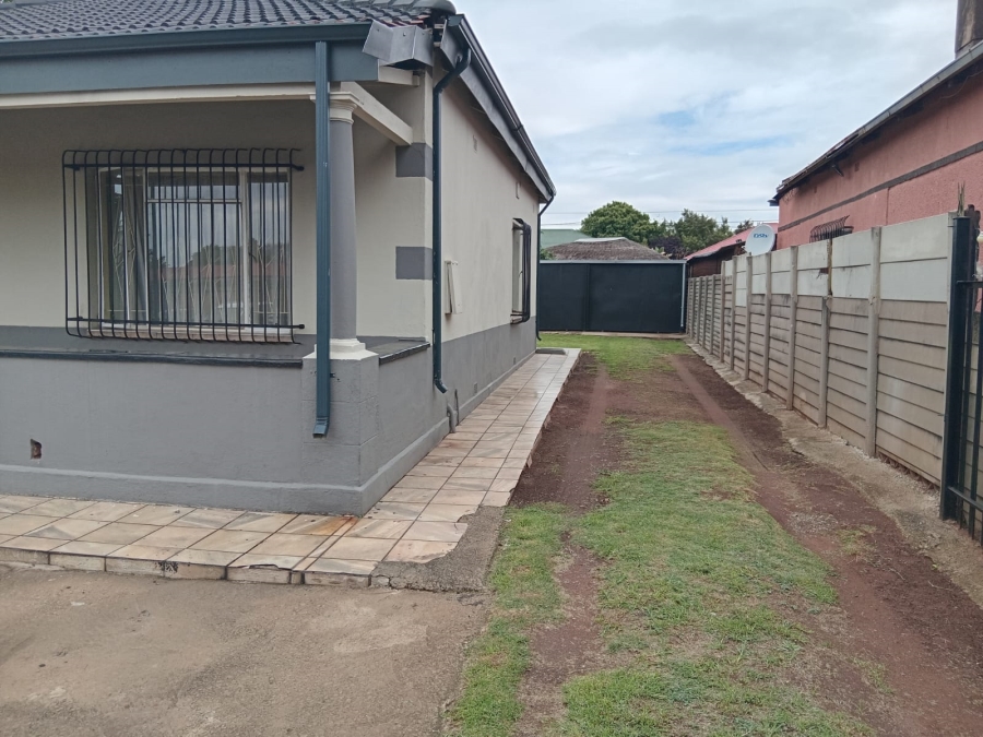 To Let 2 Bedroom Property for Rent in Geduld Gauteng