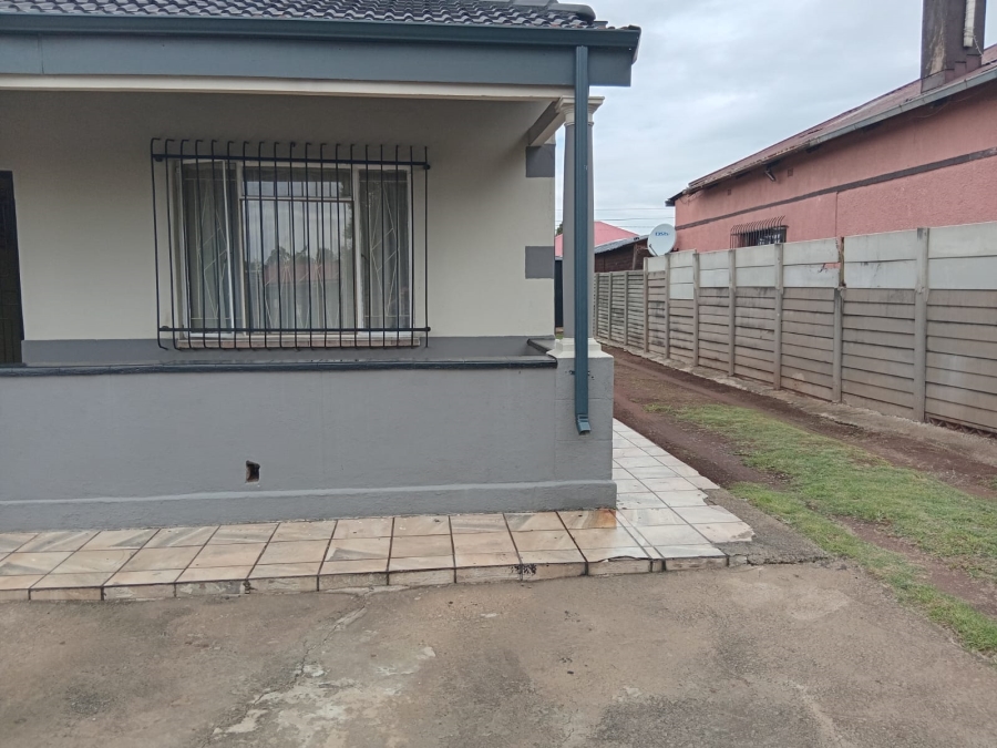 To Let 2 Bedroom Property for Rent in Geduld Gauteng