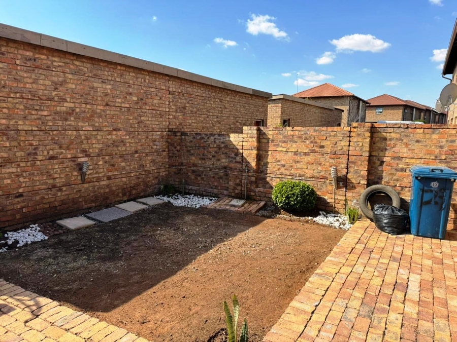 3 Bedroom Property for Sale in Annlin Gauteng