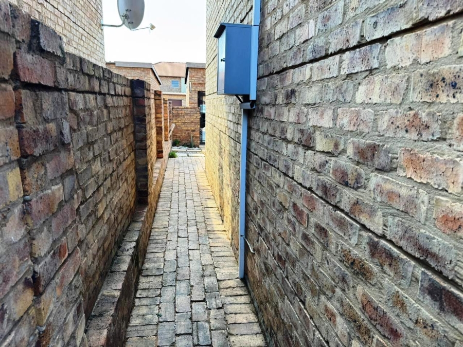 3 Bedroom Property for Sale in Annlin Gauteng